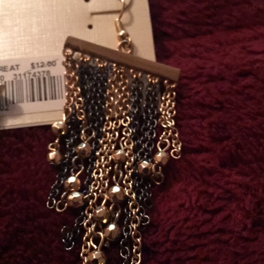 Earings - Picture 2 of 2